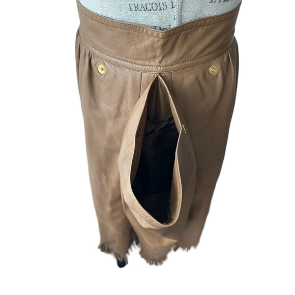 Vintage Gucci 100% leather fringe skirt - Picture 13 of 14